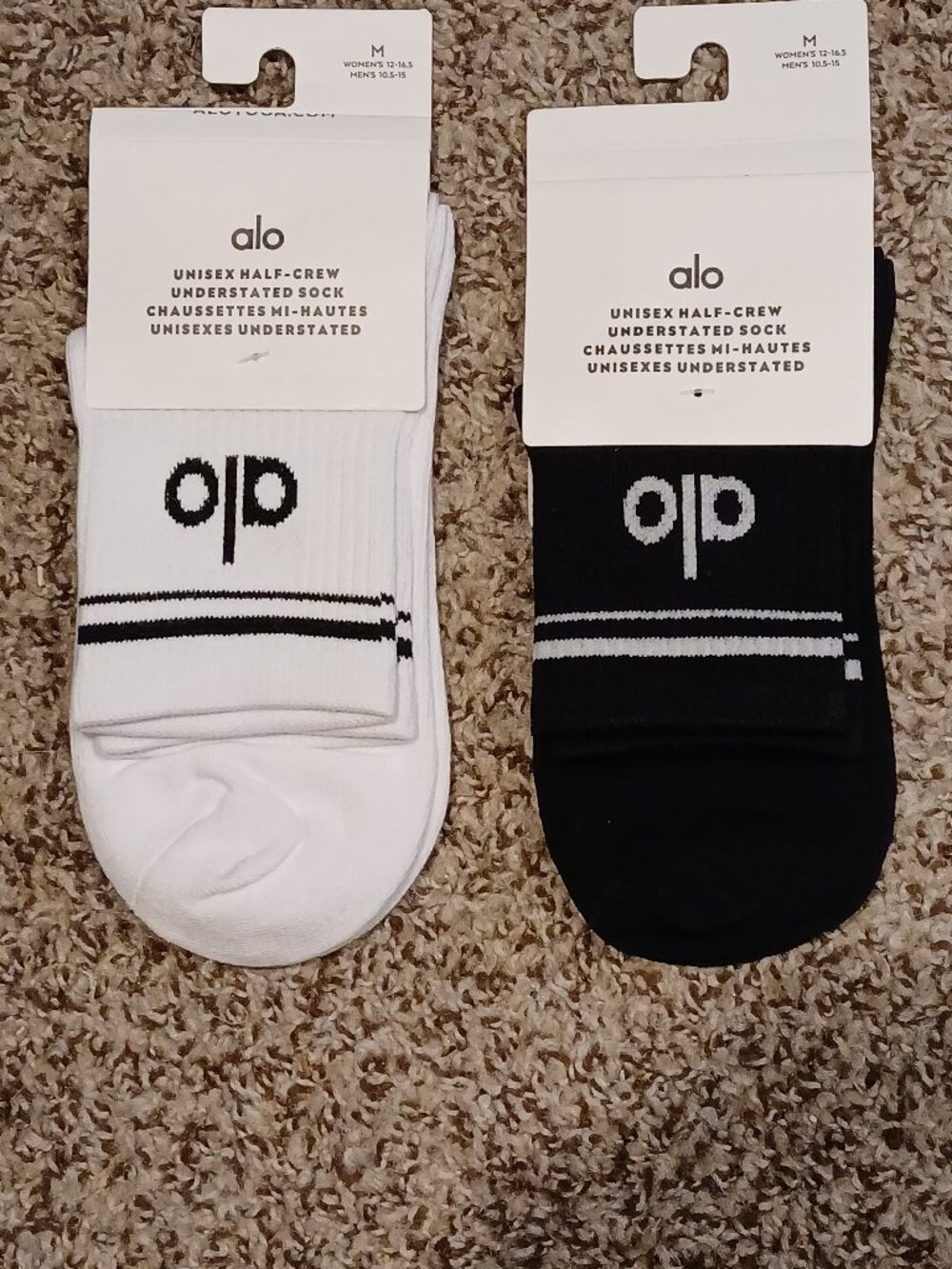 SOLD OUT! Alo Yoga White & Black Half Crew Socks Unisex 2 Pair Pack Size M